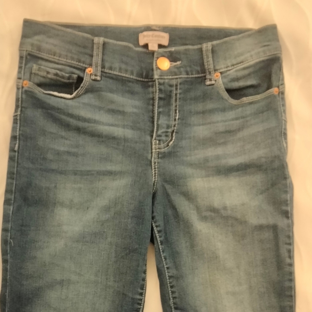 Juicy Couture Capri Jeans/ Shorts Size 6